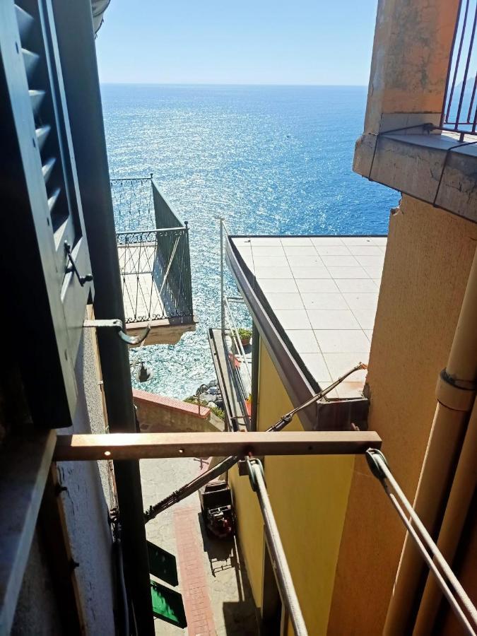 La Piramide Hotel มานารอลา ภายนอก รูปภาพ